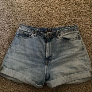 Urban Outfitters Mom denim shorts in size 30